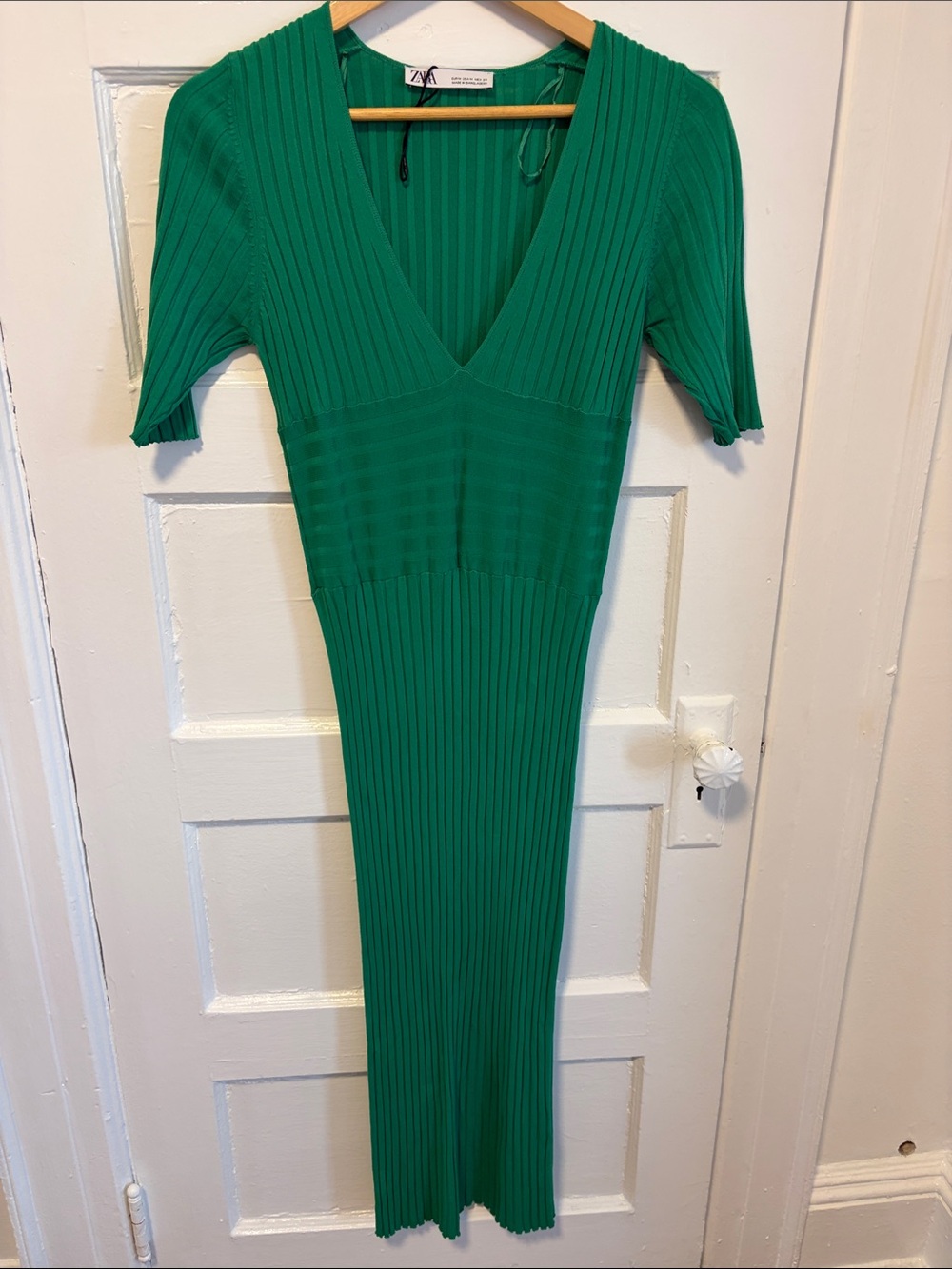 Zara Emerald Green Ribbed V-Neck Midi Dress